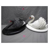 Franklin Mint Swan Sculptures: 1986