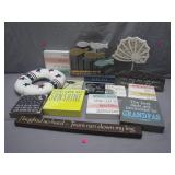 Decorative Sign and Plaque Set