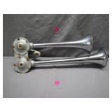 Dual Chrome Vintage-Style Air Horns
