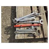 LARGE STANDARD WRENCH SET, NAIL PULLER,