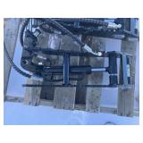 UNUSED HYDRAULIC THUMB CLAMP