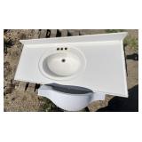PALLET OF SINKS