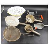Vintage and Collectible Kitchenware