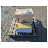 Case of 8.5oz Honey Bear Containers