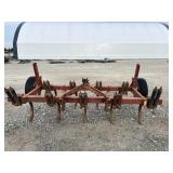 International 5500 3pt Chisel Plow