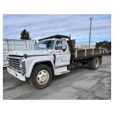 1975 Ford F600 w/ Flatbed Dump Bed