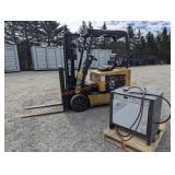 Caterpillar FBC25K Forklift w/ Charger