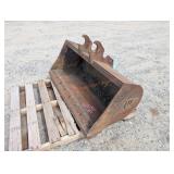 4' WB Clean Out Bucket