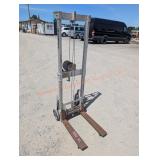 Handy HL-4.5 Lift Genie