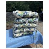 4 cushions