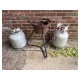 Cooker and 2 propane tanks