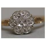 10 K GOLD DIAMOND CLUSTER RING SIZE 9  3.64 GRAMS