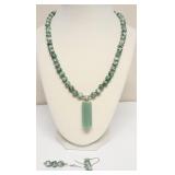 GREEN SPOTTED  BEAD NECKLACE