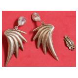 STERLING SILVER EAR RINGS (CLIP NEEDS REPAIR)