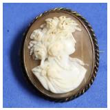 VINTAGE CAMEO BROACH