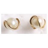 14K GOLD PEARL STUDS