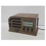 Thomas Collector Style Radio with Tape Player