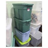 4 Plastic Storage Totes