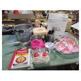 Assorted Kitchen Items