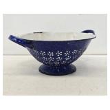 Early Blue & White Granite Strainer