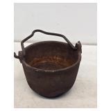 Cast Iron Smelting Pot with Handle
