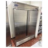 Like New! Entree ERB2X Refrigerator