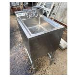 Regency 600B11014 14' Stainless Hand Sink