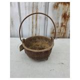 Cast iron smelting pot