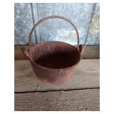 Cast iron smelting pot