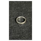 5.2 grams Sterling Silver Ring / Band, sz 9