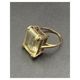 10k yellow gold ring w stone 4.4 TOTAL GRAMS