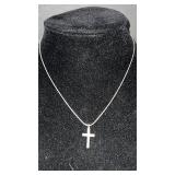 3.7 grams sterling silver necklace with cross