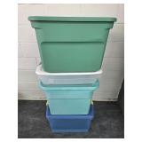 4 plastic totes