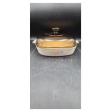 Vtg corningware 2.5 liter casserole dish w/lid.