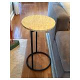 round accent table