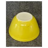 401 Pyrex primary yellow nesting bowl