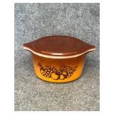 473 VTG Old Orchard Pyrex lidded casserole dish