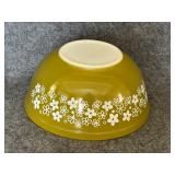 Vintage Pyrex 403 Spring Blossom Crazy Daisy bowl