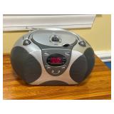 Cd player radio - radio works cd player untested