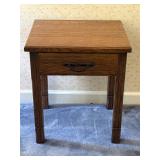 20wx17dx23t vintage single drawer table