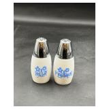 vintage 1970s Gemco salt and pepper shakers
