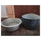 Enamel ware pot