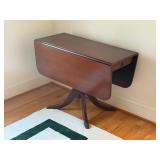 Vtg mahogany Duncan Phyfe style drop-leaf table