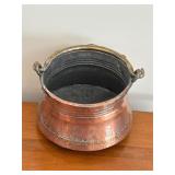 Vintage copper cauldron pail w brass handle