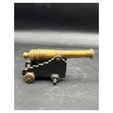 Missing wheel mini cannon souvenir YORKTOWN VA