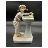 Lladrï¿½ porcelain figurine titled Clean Up Time