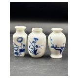 Vintage blue & white Chinese mini vases