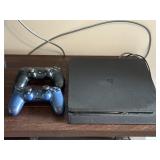 Working! Sony PlayStation 4 Slim & controllers