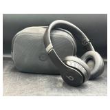 Beats Solo 4 Wireless headphones no charging cord