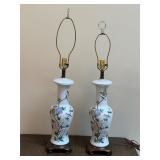 Pair of vintage lamps (need tightened)